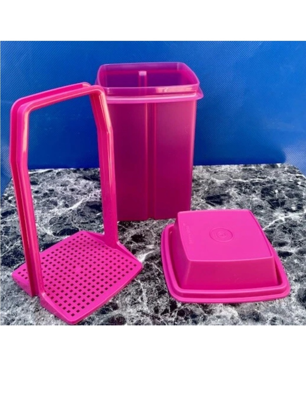 Tupperware Pick A Deli Pickle/Olive Keeper 8Cups/2Q Strainer Lid